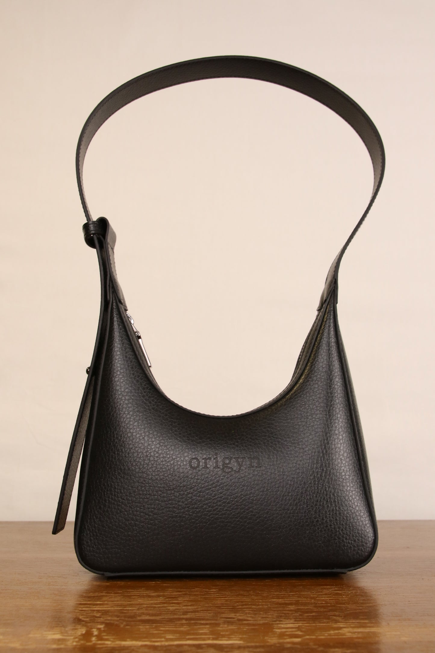 Origyn 01 - Plant-Based Vegan Leather Shoulder Handbag - Made with MIRUM®