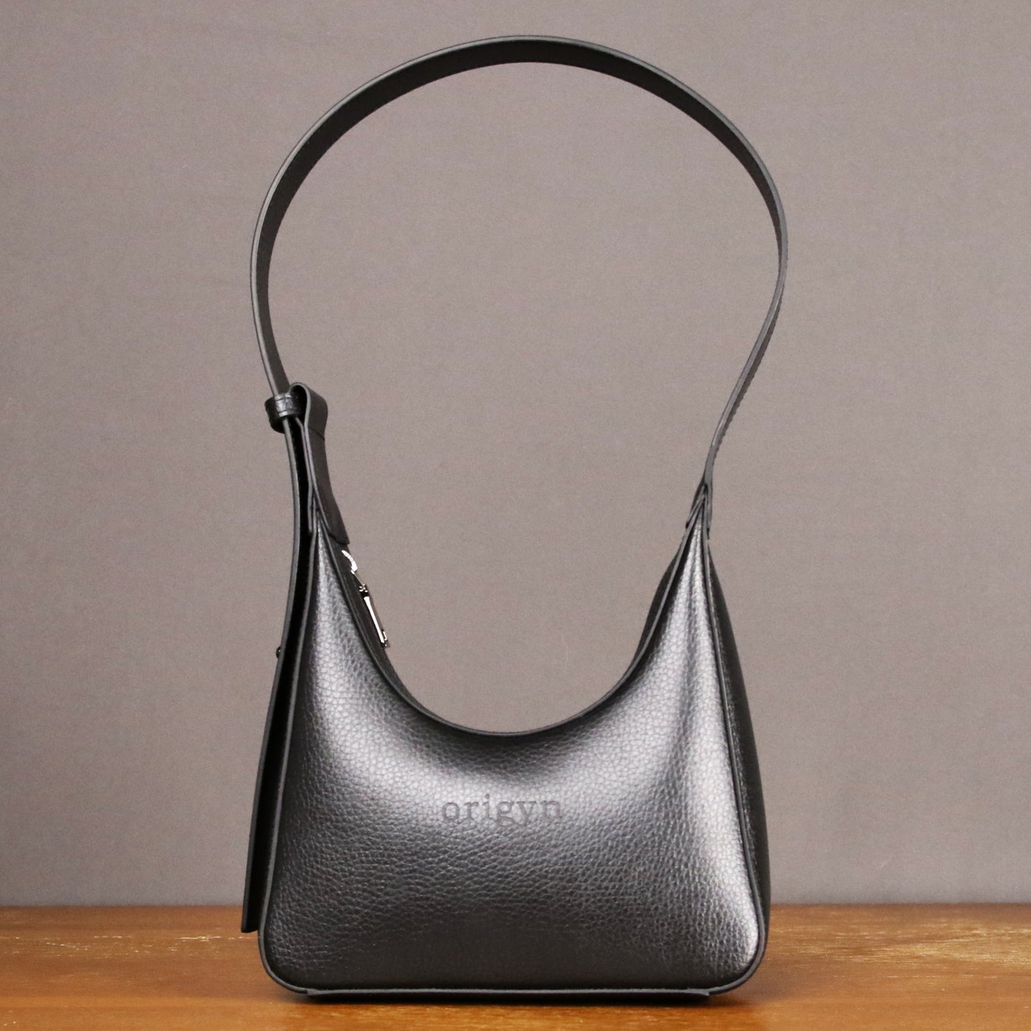 Origyn 01 - Plant-Based Vegan Leather Shoulder Handbag - Made with MIRUM®